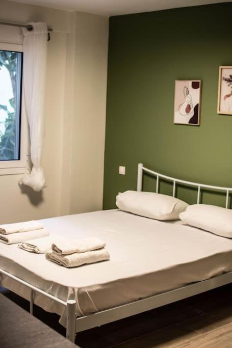 Appartamento Garden Apt Atene Esterno foto