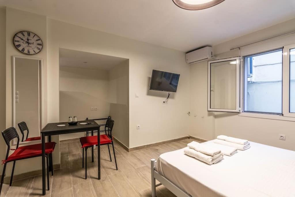 Appartamento Garden Apt Atene Esterno foto